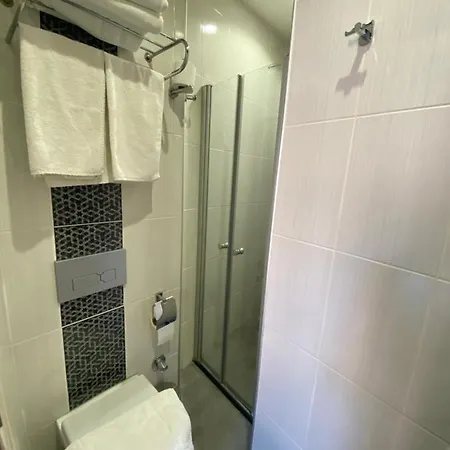 Bunkahaus Hotel 2*