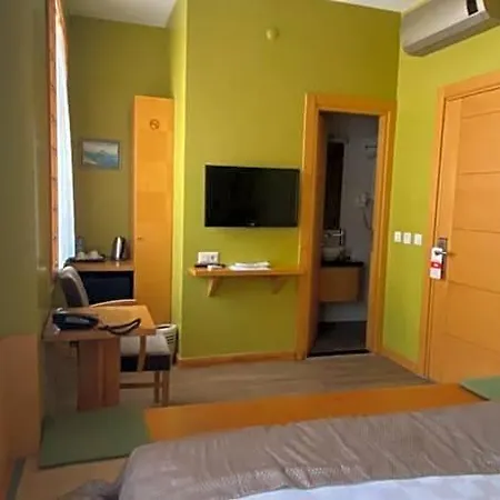 Bunkahaus Hotel 2*