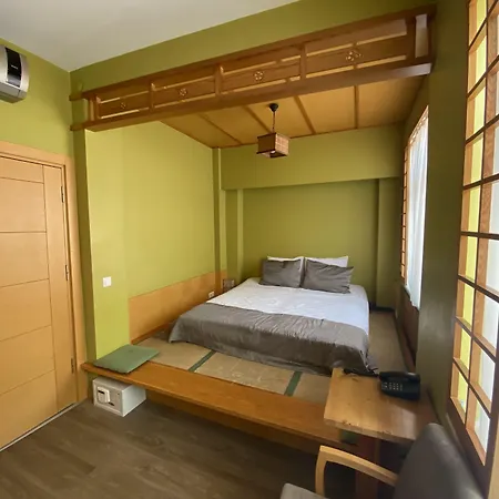 Bunkahaus Hotel 2*
