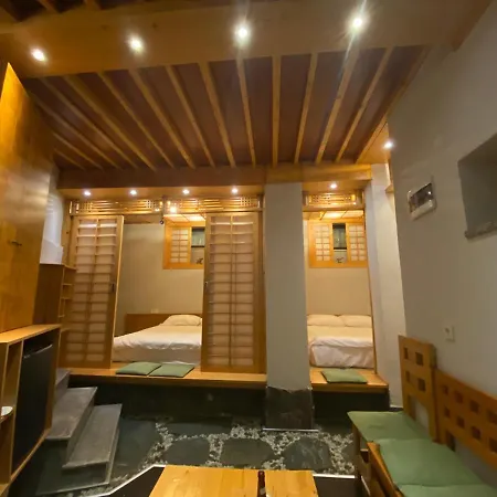 Bunkahaus Hotel 2*