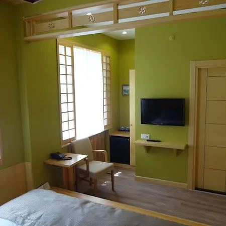 Bunkahaus Hotel 2*